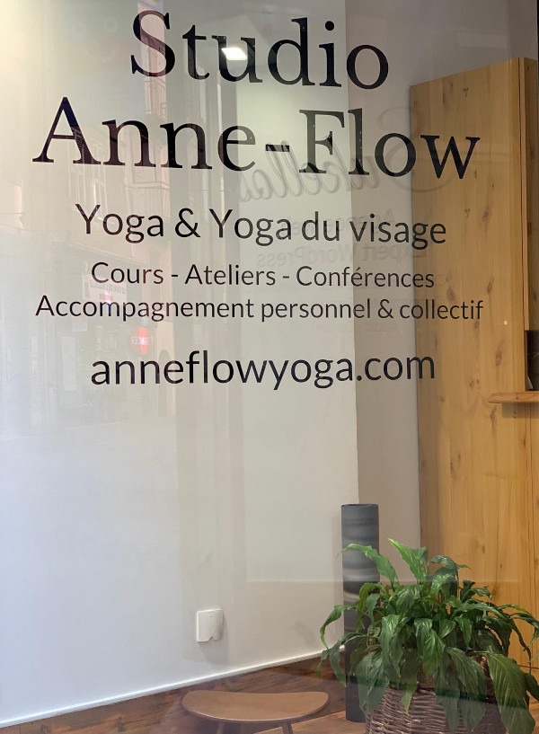 anneflow yoga visage masterclass front lisse